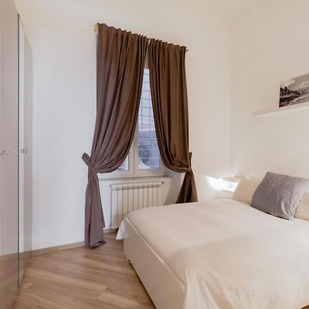 Appartamento Moderno Nel Centro Storico Naples Exterior photo