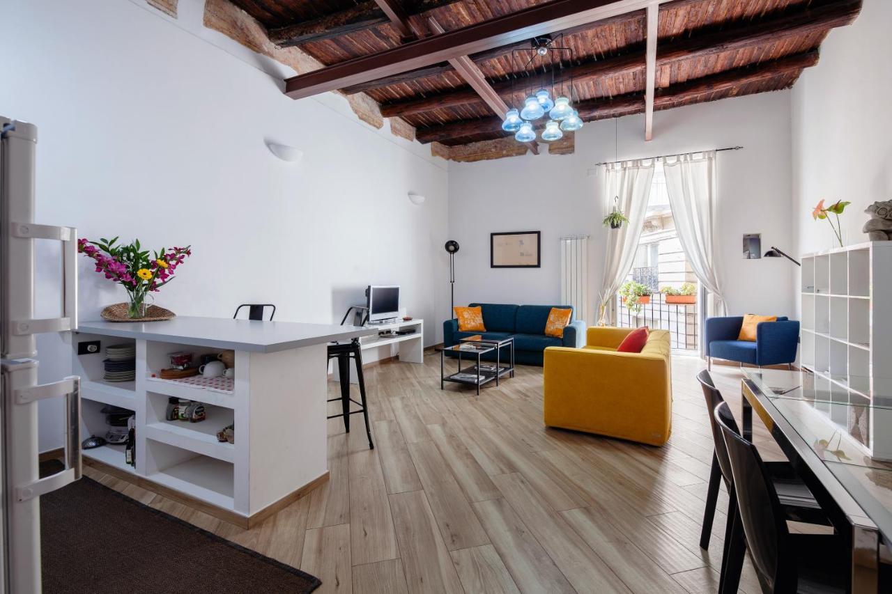 Appartamento Moderno Nel Centro Storico Naples Exterior photo
